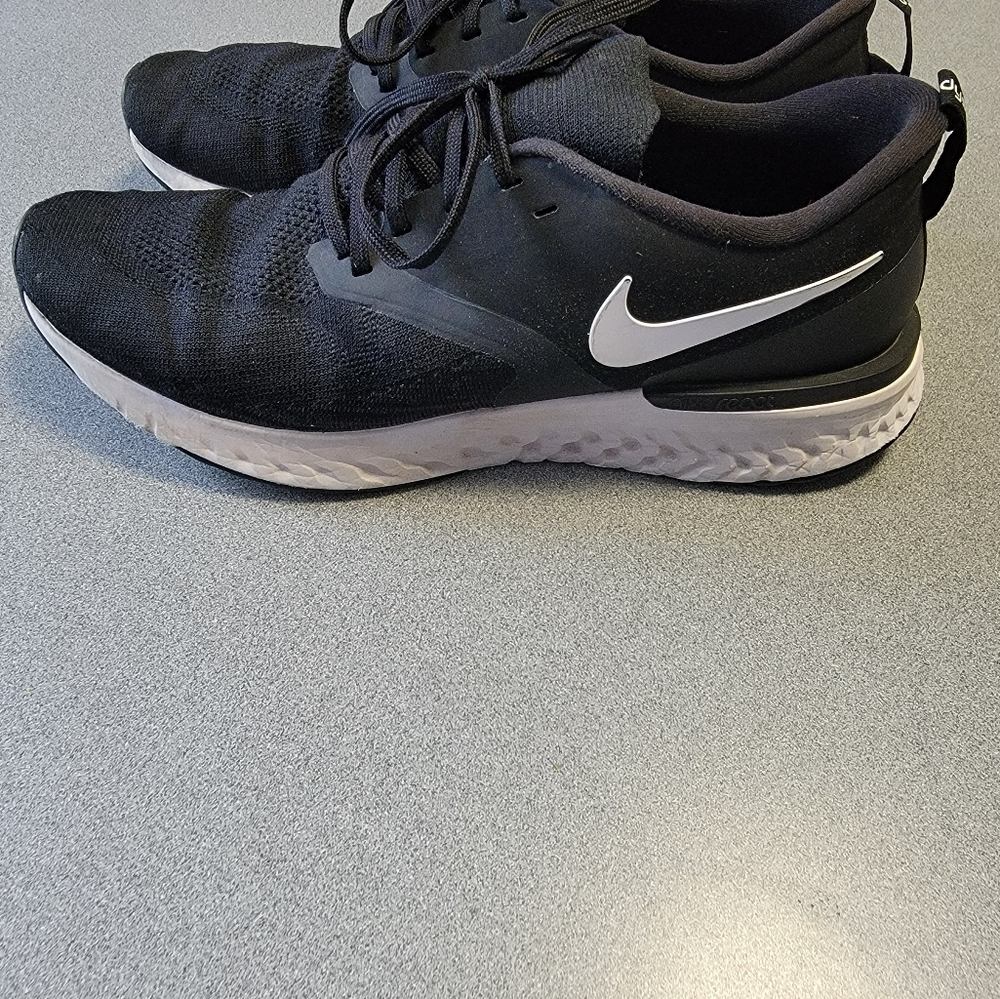 Mens Nike Odyssey React size 11.5 Black Runni g sneakers